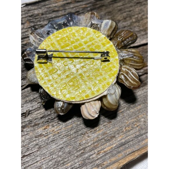 Vintage Handcrafted Seashell Flower Brooch Pin With Red & Purple Accents - Made - Picture 3 of 4